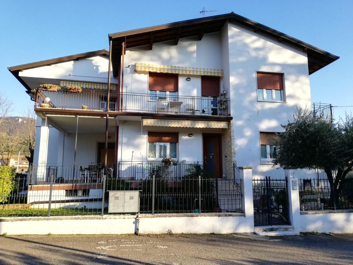 La Coquille Appartamento Vicino All'Ospedale Negrar Exterior photo